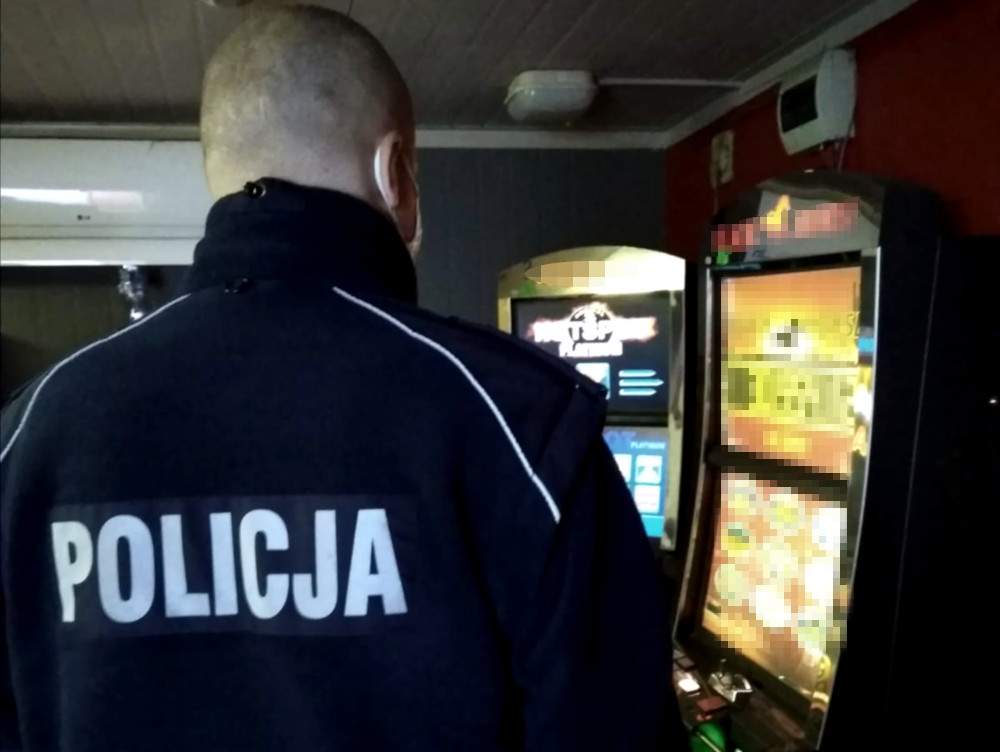 otwock ponad 200 nielegalnych automatow do gier hazardowych