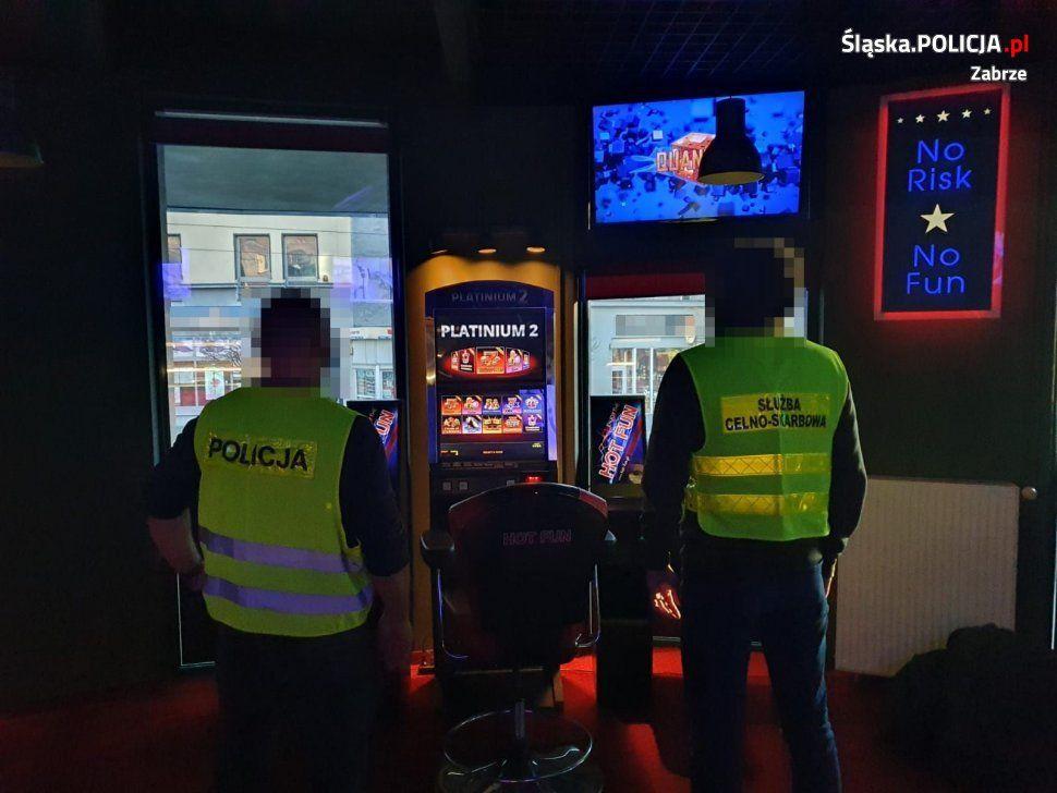 policja przejela 7 nielegalnych automatow do gier